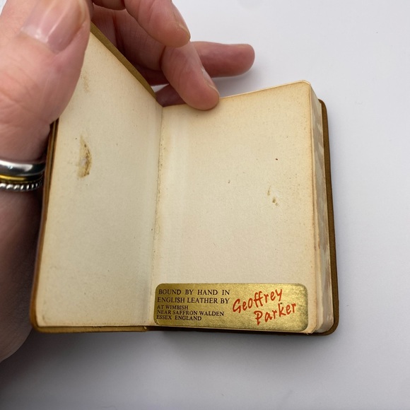 Vintage Burgess & Bowes Midget Series Black Leather Dictionary - Picture 16 of 16